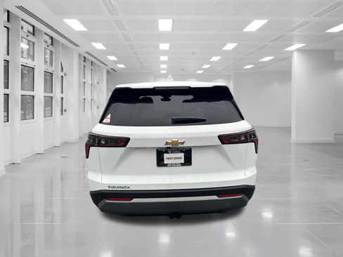New 2026 Chevrolet Equinox LT image 6
