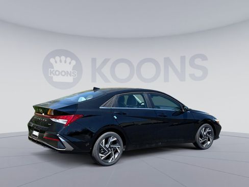 New 2025 Hyundai Elantra Limited image 7