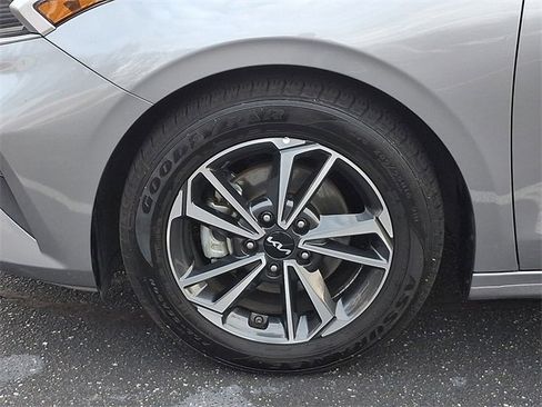 Used 2023 Kia Forte LXS w/ LXS Technology Package image 8