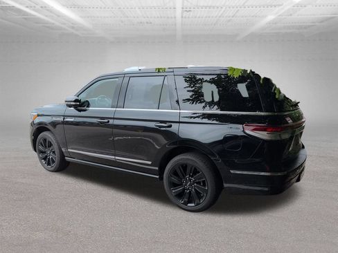 Used 2023 Lincoln Navigator Reserve AWD/4WD image 12