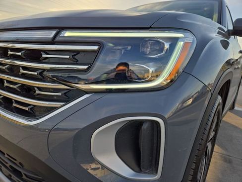 Used 2025 Volkswagen Atlas SEL image 6