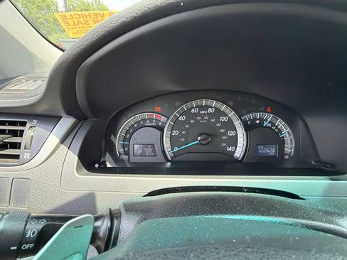Used 2014 Toyota Camry SE FWD image 4