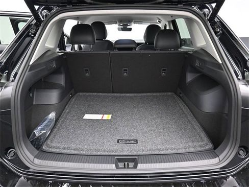 New 2026 Volkswagen Tiguan SE image 12