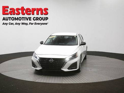 Used 2025 Nissan Altima 2.5 SV FWD image 53