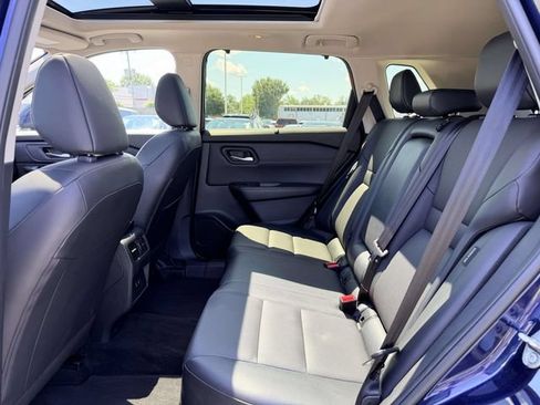 Used 2025 Nissan Rogue SV w/ SV Premium Package FWD image 13