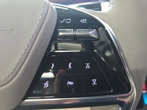 Certified 2025 Cadillac Escalade Sport Platinum w/ LPO, ONYX Package image 19