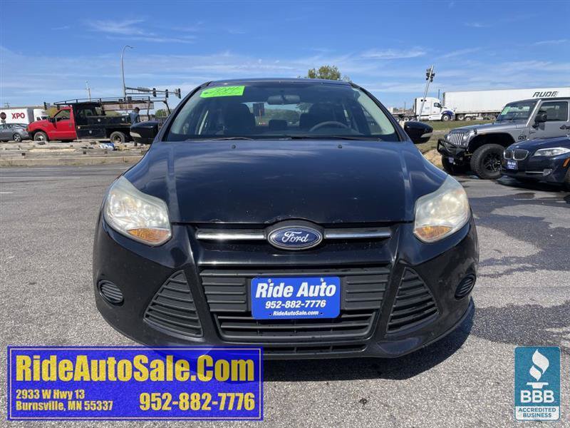 Used 2014 Ford Focus SE w/ SE Winter Package FWD image 2