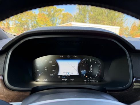 Used 2019 Volvo S90 T5 Momentum image 11