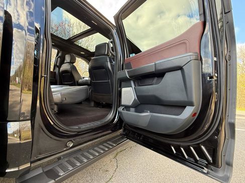 Used 2021 Ford F150 Lariat w/ Equipment Group 502A High AWD/4WD image 40