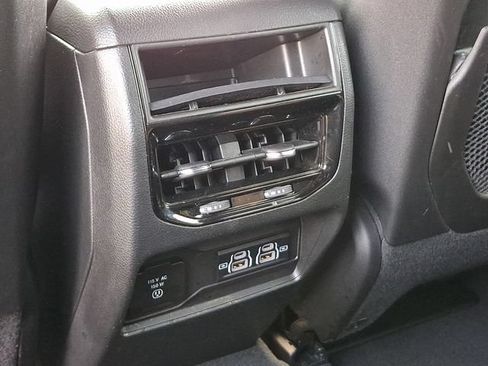 Used 2024 Jeep Grand Cherokee Laredo w/ Luxury Tech Group I AWD/4WD image 20