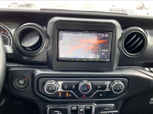 Used 2020 Jeep Wrangler Unlimited Sport image 30