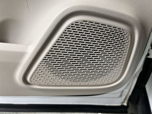 Used 2024 Mercedes-Benz GLB 250 4MATIC image 23