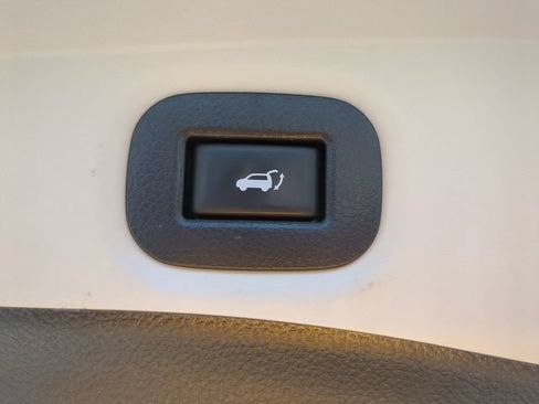 Used 2019 Nissan Rogue SV FWD image 30