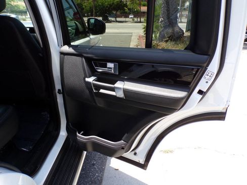 Used 2016 Land Rover LR4 HSE image 14