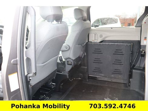 Used 2021 Toyota Sienna XLE w/ XLE Plus Package image 24