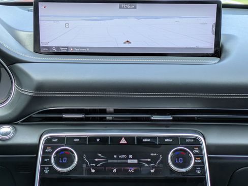 Used 2023 Genesis GV80 2.5T AWD/4WD image 16