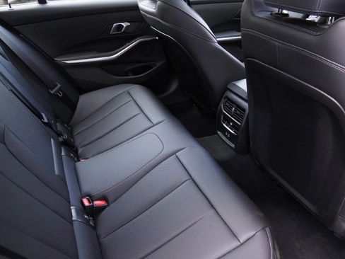 Certified 2025 BMW 330i Sedan image 33