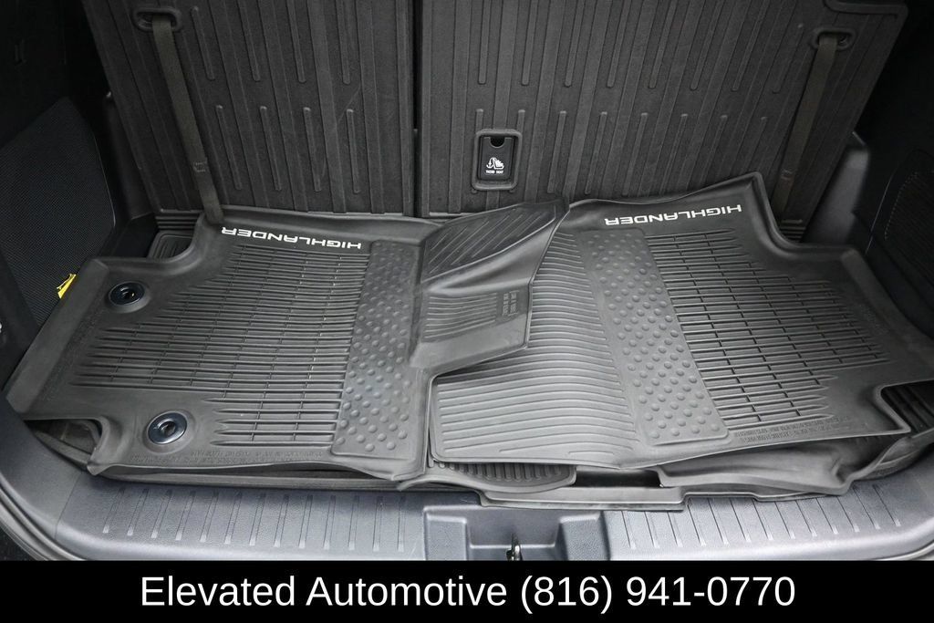 Used 2021 Toyota Highlander Platinum AWD/4WD image 19
