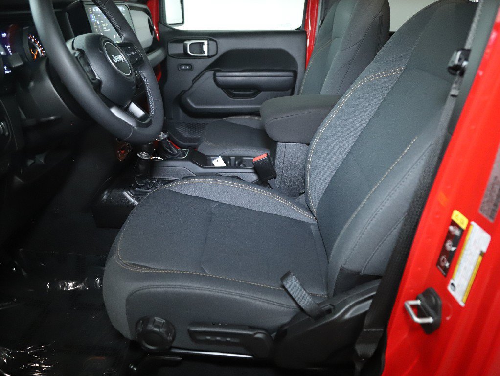 Used 2025 Jeep Wrangler Unlimited Sport AWD/4WD image 21