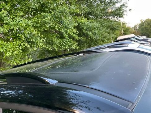 Used 2023 Honda Pilot Touring image 4