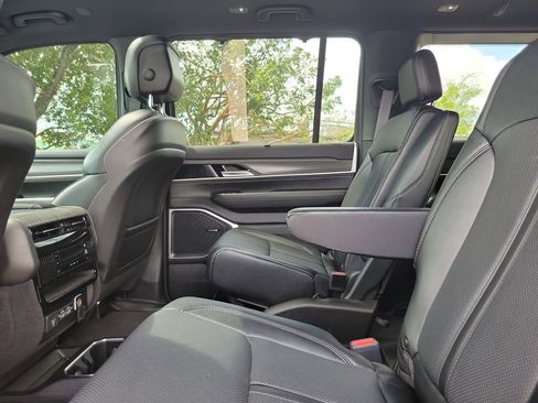 New 2024 Jeep Wagoneer Series II w/ Convenience Group I image 12