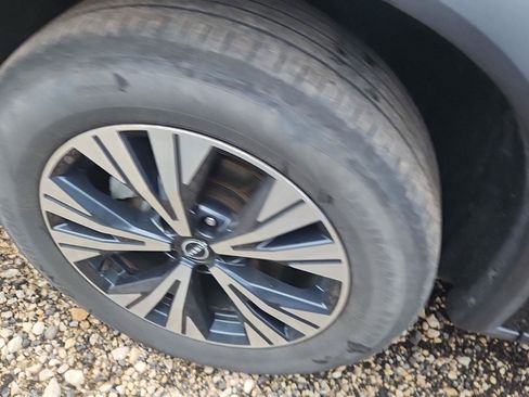 Used 2023 Nissan Rogue SV AWD/4WD image 8