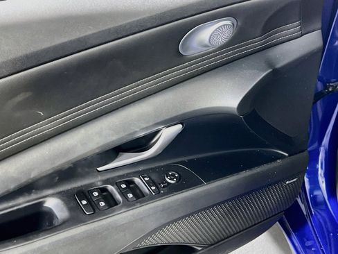 Used 2023 Hyundai Elantra Limited FWD image 18