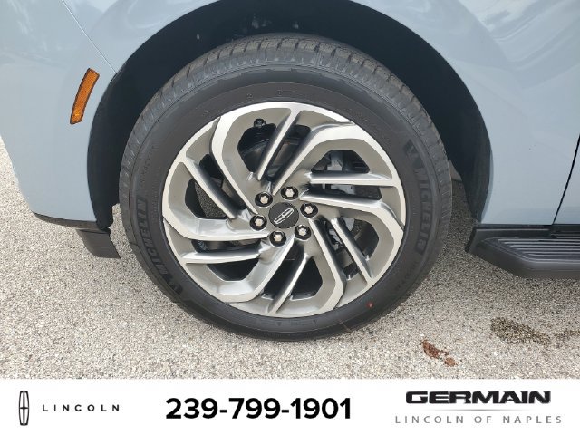 New 2027 Lincoln Navigator Premiere AWD/4WD image 12