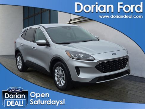 Used 2020 Ford Escape SE image 1