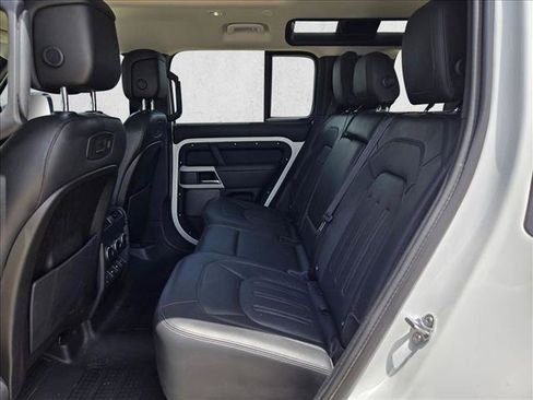 Used 2020 Land Rover Defender 110 SE AWD/4WD image 18