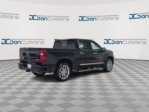Used 2024 Chevrolet Silverado 1500 High Country w/ Technology Package AWD/4WD image 9