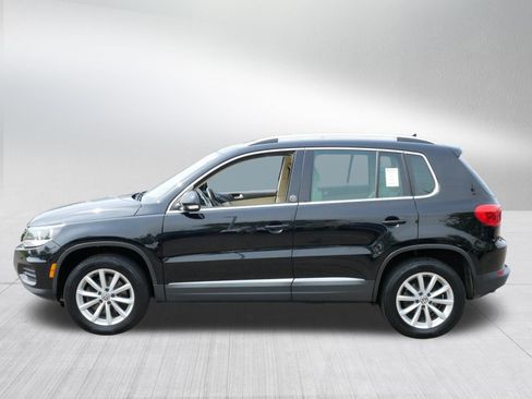 Used 2017 Volkswagen Tiguan Wolfsburg Edition AWD/4WD image 4