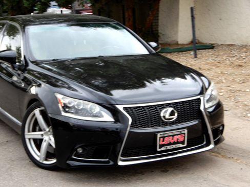 Used 2015 Lexus LS 460 w/ F Sport Package image 2