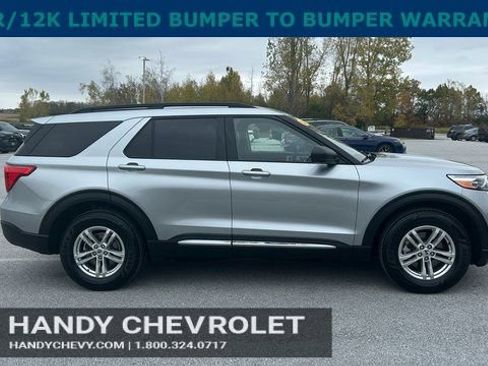 Used 2022 Ford Explorer XLT w/ Equipment Group 202A image 2
