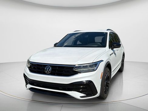 Used 2024 Volkswagen Tiguan SE R-Line FWD image 1