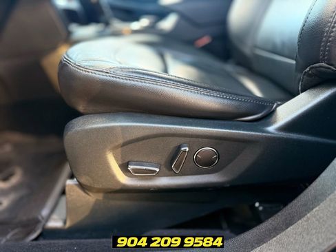 Used 2018 Ford Explorer XLT w/ Equipment Group 202A AWD/4WD image 15