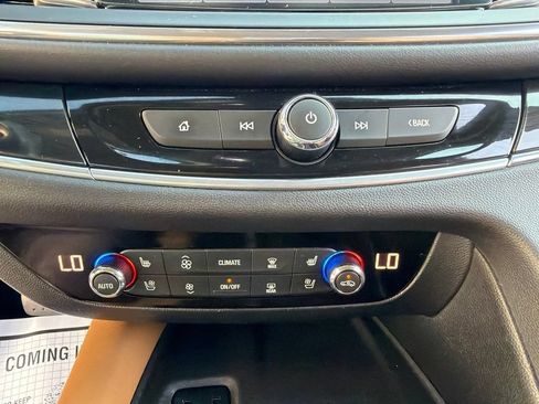 Used 2019 Buick Enclave Premium w/ Experience Buick Package AWD/4WD image 36