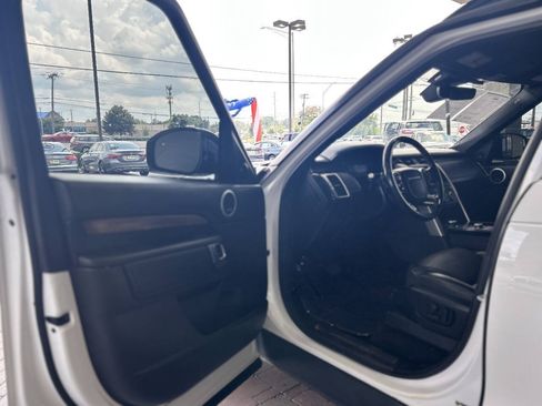 Used 2019 Land Rover Discovery HSE Luxury AWD/4WD image 32