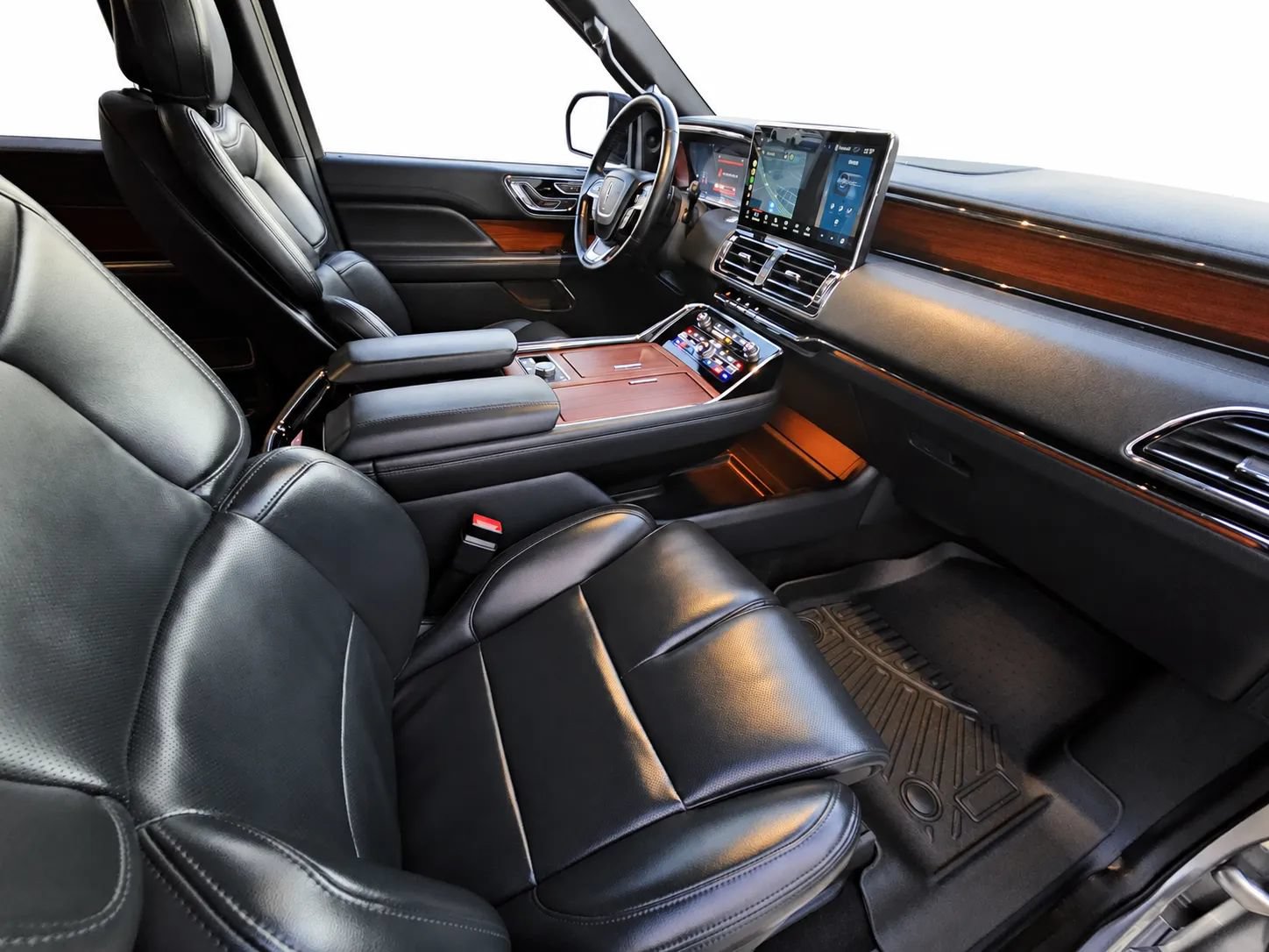 Used 2023 Lincoln Navigator 2WD image 10
