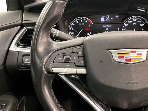 Used 2024 Cadillac XT6 Premium Luxury FWD image 17