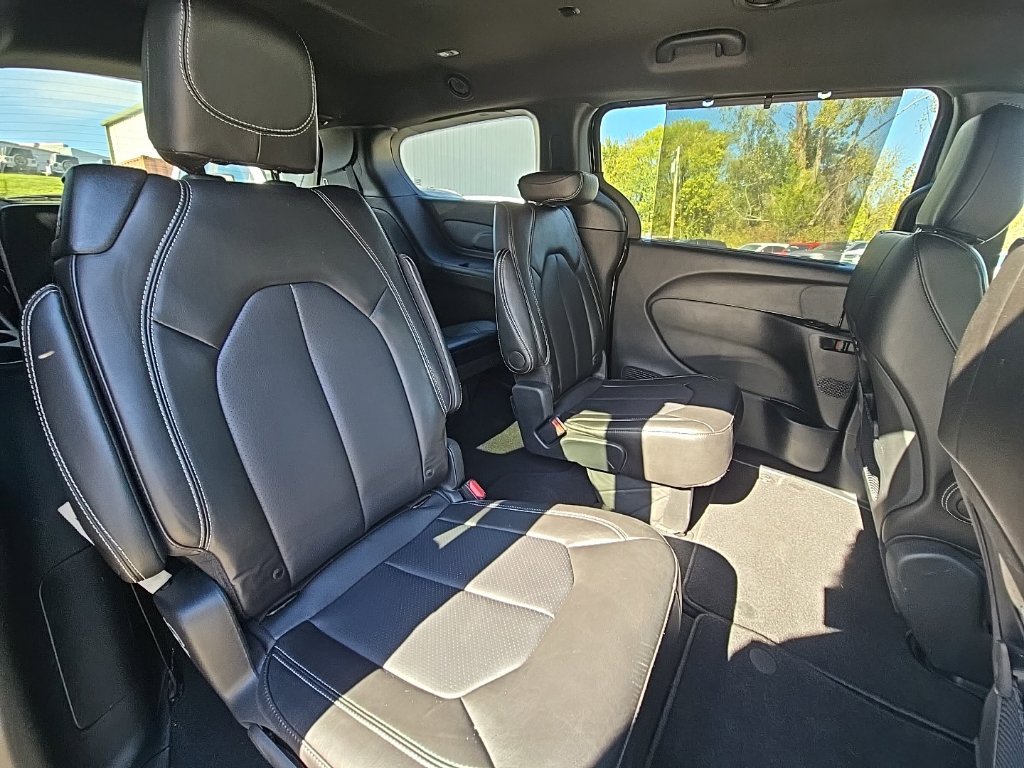 Used 2025 Chrysler Pacifica Select FWD image 22