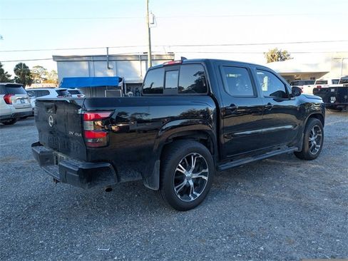 Used 2022 Nissan Frontier SV image 3