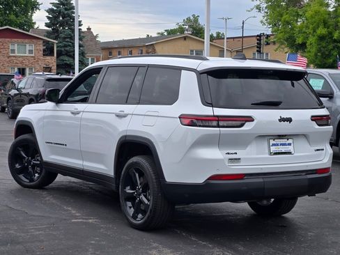 Used 2025 Jeep Grand Cherokee L Limited w/ Luxury Tech Group II AWD/4WD image 17