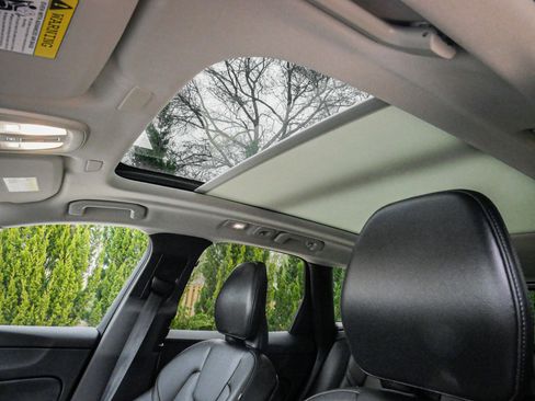 Used 2024 Volvo XC60 B5 Core image 28