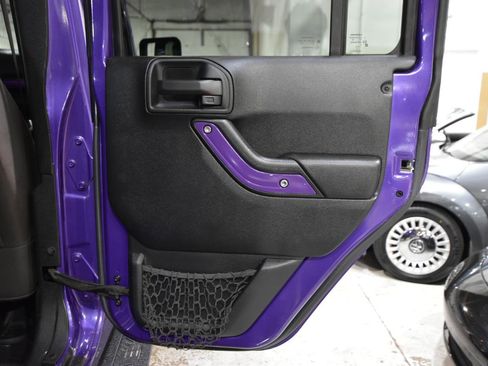 Used 2017 Jeep Wrangler Unlimited Rubicon w/ Cold Weather Group image 42