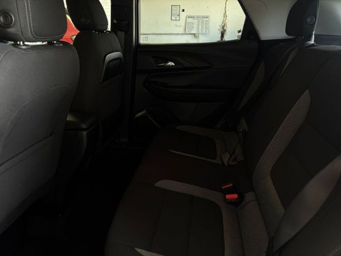 Used 2025 Chevrolet TrailBlazer LT FWD image 24