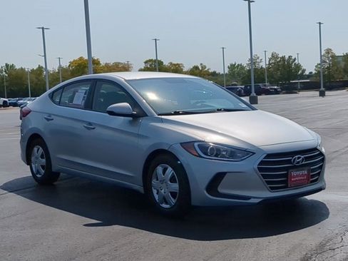 Used 2017 Hyundai Elantra SE image 5