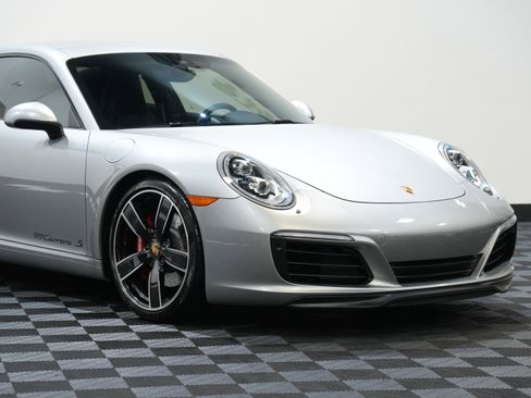 Used 2017 Porsche 911 Carrera S image 9