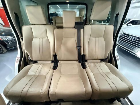 Used 2016 Land Rover LR4 image 15