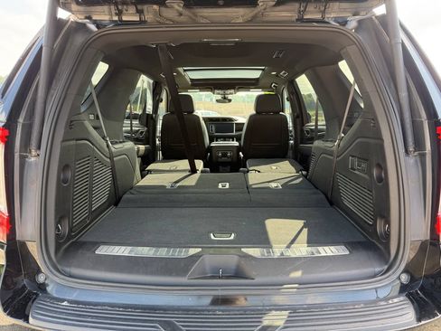 Used 2021 GMC Yukon Denali w/ Denali Premium Package AWD/4WD image 12